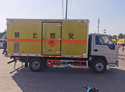 达拉特爆破器材运输车技术升级与安全合规新趋势